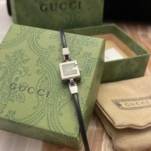 Women’s Gucci Mini G 102 Stainless Steel Watch Box Dustbag excellent condition